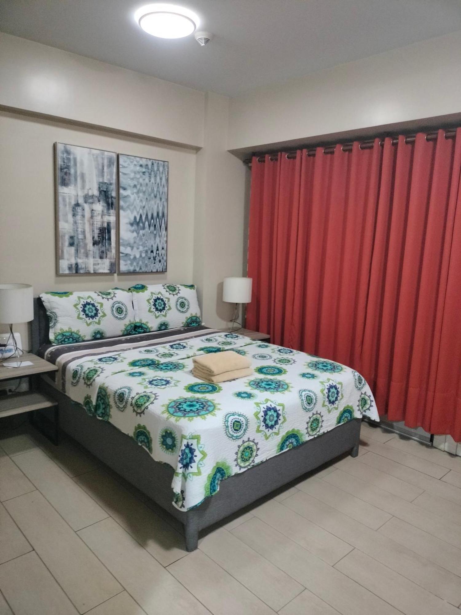 Condotel Near Airport Pasay Kültér fotó