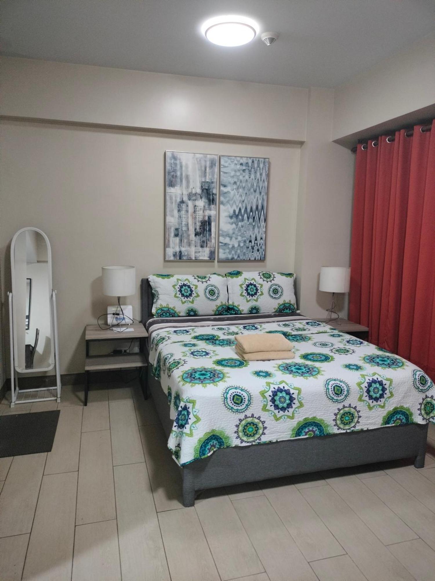 Condotel Near Airport Pasay Kültér fotó