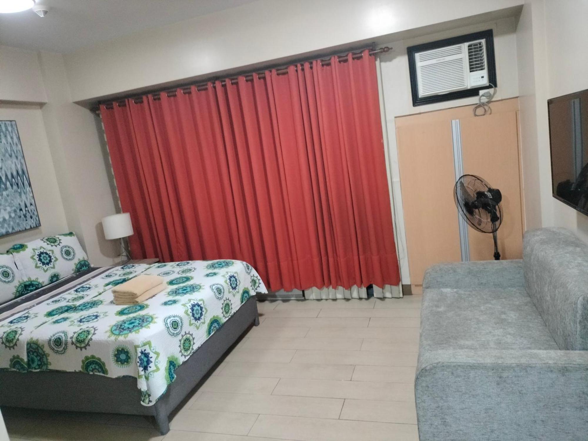 Condotel Near Airport Pasay Kültér fotó