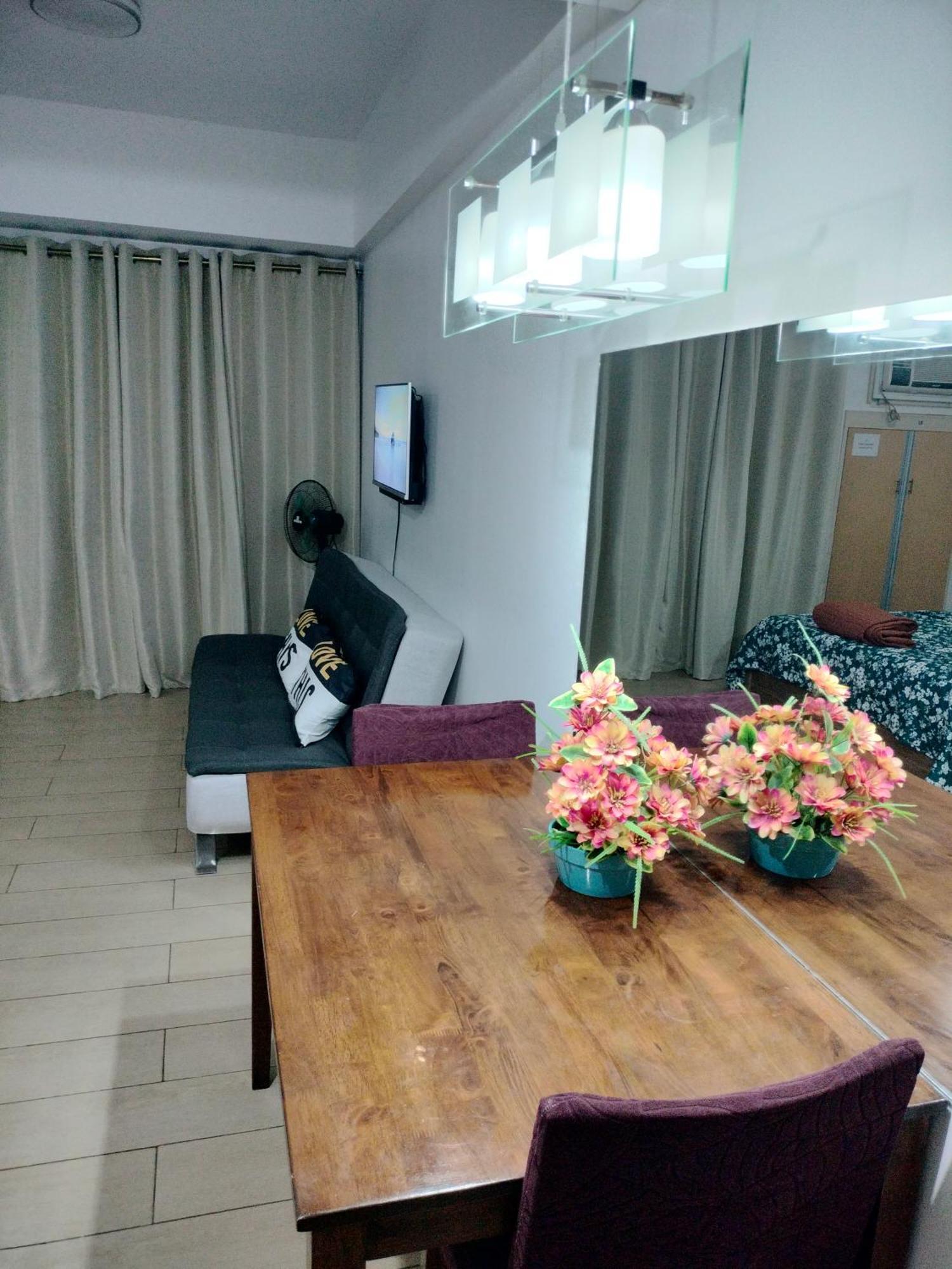 Condotel Near Airport Pasay Kültér fotó